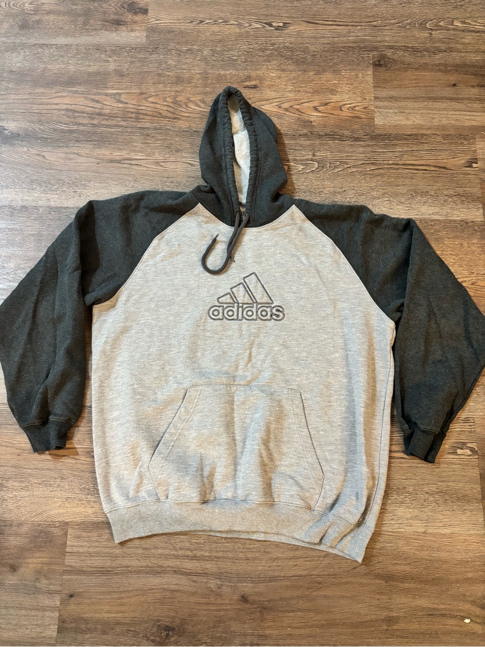 Adidas Men’s Two-Tone Gray Hooded Sweatshirt size XL
